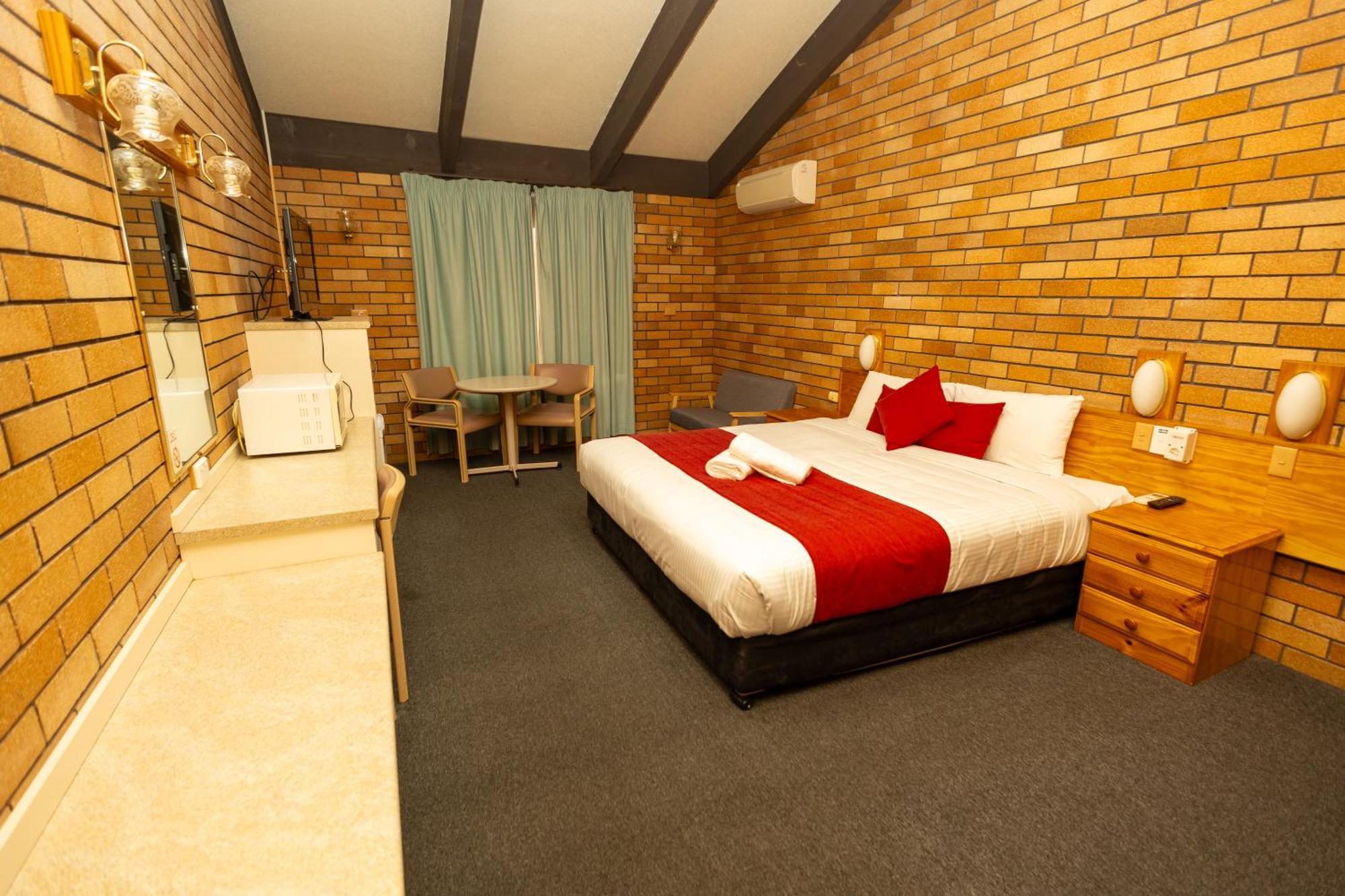 All Travellers Motor Inn Кунабарабран Екстер'єр фото